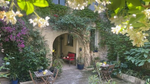 Le Rouget Apartman Beaucaire  Kültér fotó