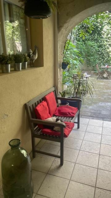Le Rouget Apartman Beaucaire  Kültér fotó